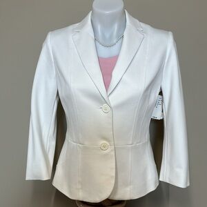 3/$40 NWT White Blazer;  2 button, no pockets, Fully lined; Size 4; Vintage